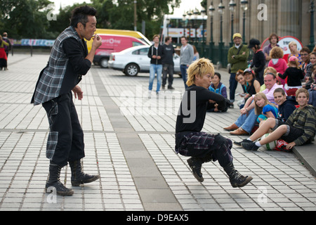 Performers 'Gabez' delight Edinburgh crowds. Stock Photo