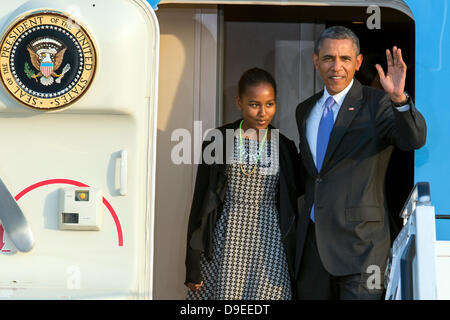 Berlin, Germany. June 18th 2013. Us President Barack Obama arrives in Berlin for two days official visit. Tegel Airport in Berlin stops to receive Barack Obama. Credits: Credit: Gonçalo Silva/Alamy Live News Stock Photo