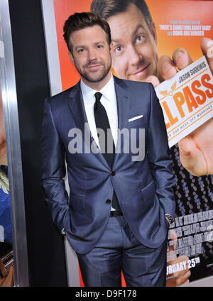 Jason Sudeikis Los Angeles Premiere of Warner Bros. Pictures' 'Hall Pass' held at the Cinerama Theatre Los Angeles, California - 23.02.11 Stock Photo