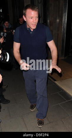 Guy Ritchie outside Claridge's Hotel in London London, England - 24.02.11 Stock Photo