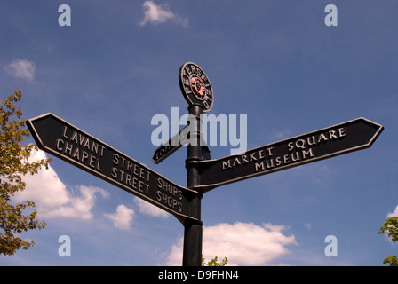 Multi-Directional street sign to different destinations. Line Street ...