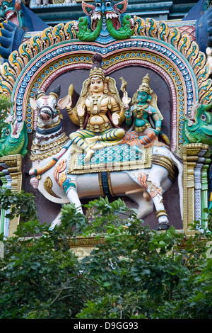 Statue of Shiva and Parvathi sitting on Nandi at Meenakshi Temple, Madurai, Tamil Nadu, India, Asia Stock Photo