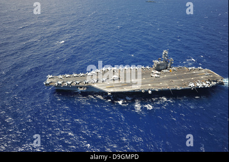 Aerial view of the US Navy Nimitz class super carrier USS Carl Vinson ...