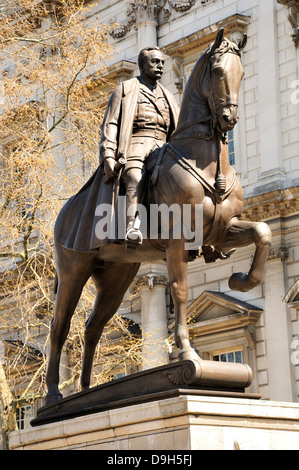 London, England, UK. Earl Haig Memorial (1936; Alfred Frank Hardiman) in Whitehall Stock Photo