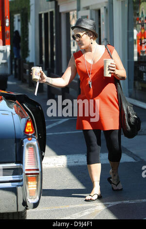 Heavily pregnant singer Pink, aka Alecia Moore out and about in Malibu Los Angeles, California - 31.03.11 Stock Photo