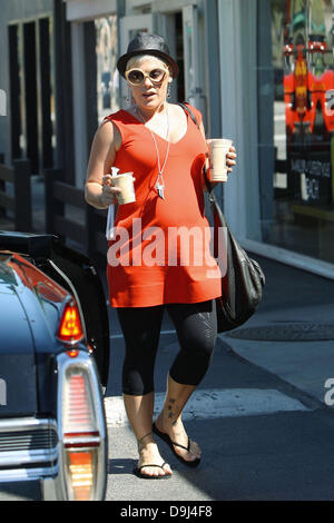 Heavily pregnant singer Pink, aka Alecia Moore out and about in Malibu Los Angeles, California - 31.03.11 Stock Photo