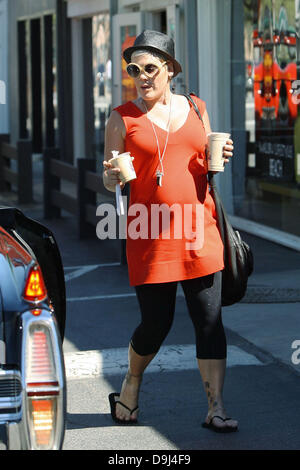 Heavily pregnant singer Pink, aka Alecia Moore out and about in Malibu Los Angeles, California - 31.03.11 Stock Photo