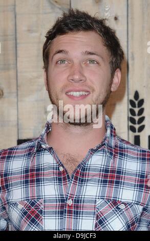 Brooklyn, USA. June 19, 2013. Phillip Phillips at the  FEED USA and Target Launch, Brooklyn Bridge Park, Brooklyn, NY June 19, 2013. Credit:  Everett Collection Inc/Alamy Live News Stock Photo
