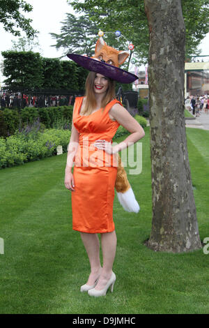 Ascot, Berkshire, UK. 19th June,2013: Racegoers attend day two of Royal Ascot at Ascot Racecourse.  Credit:  WFPA/Alamy Live News Stock Photo