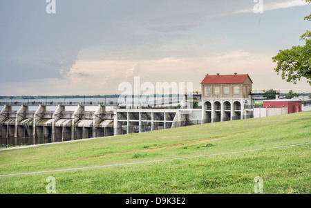 Lake Overholser Dam in Oklahoma City, Oklahoma, USA, built in 1917. It impounds water from the North Canadian river. Stock Photo