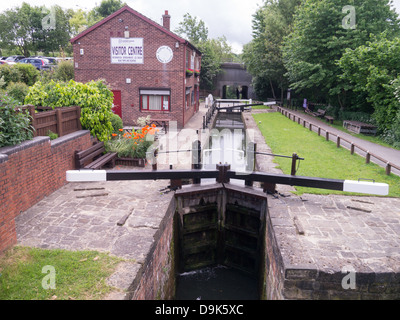 The Chesterfield Canal runs for 46 miles from the River Trent to the middle of Chesterfield. Stock Photo