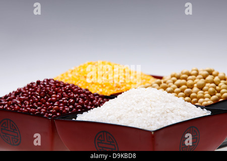 Rice,corn,red bean,soybean and wheat Stock Photo - Alamy