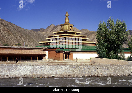 Gong Tang pagoda in Labuleng Si or Labrang monastery one of the six great monasteries of the Gelug school of Tibetan Buddhism located at the foot of the Phoenix Mountain northwest of Xiahe County in Gannan Tibetan Nationality Autonomous Prefecture, Gansu Province China Stock Photo