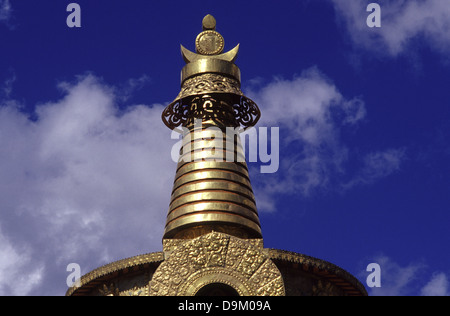 Finial ornament of Budhist Gong Tang pagoda in Labuleng Si or Labrang monastery one of the six great monasteries of the Gelug school of Tibetan Buddhism located at the foot of the Phoenix Mountain northwest of Xiahe County in Gannan Tibetan Nationality Autonomous Prefecture, Gansu Province China Stock Photo