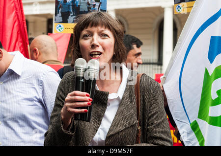 London, UK. 21st June 2013. TUC general secretary Frances O'Grady speaks to protesters outside the Turkish embassy in London at a demonstration called by the International Federation of Transport Workers in solidarity with Turkish people suffering repression following protests over the future of Taksim Square in Istanbul. Credit:  David Isaacson/Alamy Live News Stock Photo
