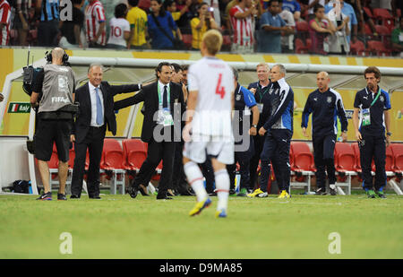 Recife, Brazil. 19th June, 2013. Alberto Zaccheroni (JPN), Cesare Prandelli (ITA) Football / Soccer : Japan's head coach Alberto Zaccheroni talks with Italy's head coach Cesare Prandelli as Keisuke Honda of Japan leaves the pitch after the FIFA Confederations Cup Brazil 2013 Group A match between Italy 4-3 Japan at Arena Pernambuco in Recife, Brazil . ©FAR EAST PRESS/AFLO/Alamy Live News Stock Photo