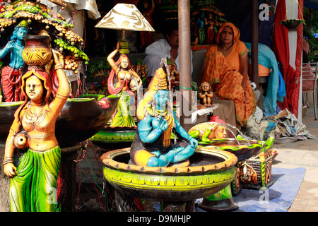 Shops displayng ethnic dresses, jewelery and souvenirs at the Delhi Haat Stock Photo