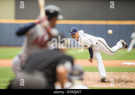 June 22, 2013 - Milwaukee, Wisconsin, United States of America - June 22, 2013: Milwaukee Brewers relief pitcher Mike Gonzalez #51 delivers a pitch during the Major League Baseball game between the Milwaukee Brewers and the Atlanta Braves at Miller Park in Milwaukee, WI. Milwaukee Brewers defeated the Atlanta Braves 2-0. John Fisher/CSM. Stock Photo