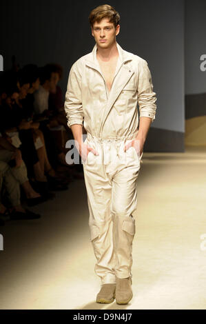 Milan, Italy. 23 June 2013. A model on the catwalk during the presentation of the Trussardi Mens Spring Summer 2013 collection at Milan Fashion Week. Credit:  Gaetano Piazzolla/Alamy Live News Stock Photo