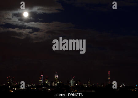 North London, UK. 23rd June 2013. A perigree Super Moon over East London Credit:  acumenimages.com/Alamy Live News Stock Photo