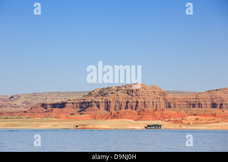 A beached houseboat in Bullfrog Bay at Lake Powell in Utah Stock Photo ...