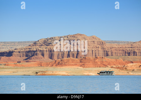 A beached houseboat in Bullfrog Bay at Lake Powell in Utah Stock Photo ...