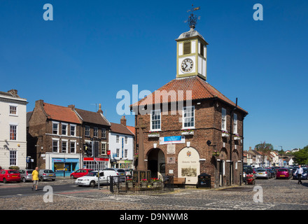 Yarm High Street Yarm On Tees North East England Stock Photo Alamy yarm-high-street-yarm-on-tees-north-east-england-stock-photo-alamy