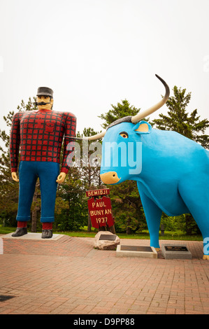 PAUL BUNYAN AND BABE THE BLUE OX IN BEMIDJI, MINNEOSTA Stock Photo