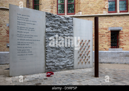 WW1 execution pole and poem by Erwin Mortier at inner courtyard of the Poperinge town hall, West Flanders, Belgium Stock Photo