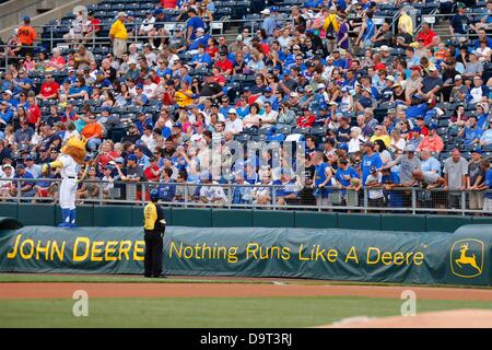 Kansas City Royals mascot Sluggerrr waves a flag before a baseball game  against the Cleveland Guardians in Kansas City, Mo., Sunday, April. 10,  2022. (AP Photo/Colin E. Braley Stock Photo - Alamy