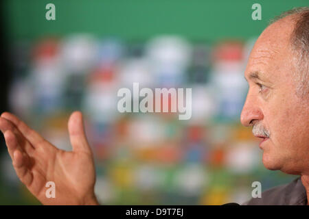 Belo Horizonte, Minas Gerais, Brazil. June 25, 2013. Coach Luiz Felipe Scolari, of the Brazilian national soccer team, gives a press conference in Mineirao Stadium, Belo Horizonte, Minas Gerais, southeastern Brazil, on June 25, 2013. Tomorrow, 26, Brazil and Uruguay face off for the semifinals of the Confederations Cup. Credit:  dpa picture alliance/Alamy Live News Stock Photo