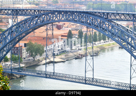 Dom Luis bridge over Douro river  by architect Théophile Seyrig a disciple of Gustave Eiffel,  Porto, Portugal Stock Photo