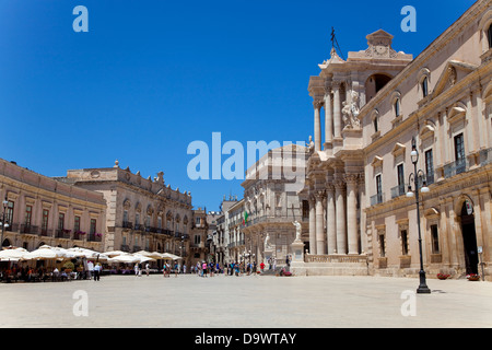People visiting the baroque duomo and its square, Syracuse, Siracusa, Sicily, Sicilia, Italy, Italia Stock Photo