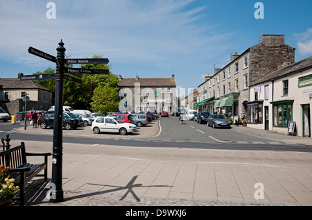 Town centre street view village shops in summer Commercial Place Leyburn Wensleydale North Yorkshire Dales England UK United Kingdom GB Great Britain Stock Photo