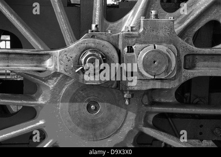 detail of driving rod mechanism on old steam locomotive Stock Photo