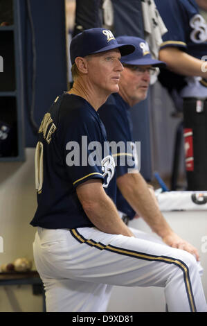 Milwaukee, Wisconsin, USA. 27th June, 2013. June 27, 2013: Milwaukee Brewers manager Ron Roenicke #10 looks on during the Major League Baseball game between the Milwaukee Brewers and the Chicago Cubs at Miller Park in Milwaukee, WI. The Cubs won, 7-2. John Fisher/CSM. Credit: csm/Alamy Live News Stock Photo