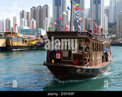 dh Aberdeen Harbour ABERDEEN HONG KONG Jumbo Restaurant ferry shuttle harbor Stock Photo