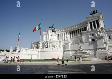 Altare della Patria (Altar of the Fatherland), massive  white marble monument towering over Piazza Venezia, Rome, Italy Stock Photo