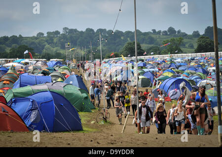 Its estimated 200,000 people will attend the four day Glastonbury Festival which takes place at Worthy Farm, Pilton Somerset.  June 28. 2013. GLASTONBURY MUSIC FESTIVAL PILTON, SOMERSET, ENGLAND, UK Credit:  Alistair Heap/Alamy Live News Stock Photo