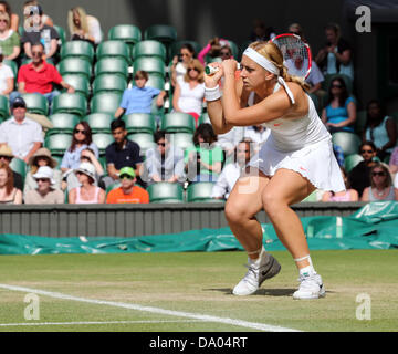 Wimbledon, London, UK. 29th June 2013. Day Six of the The Wimbledon Tennis Championships 2013 held at The All England Lawn Tennis and Croquet Club, London, England, UK. Samantha Stosur ( AUS) against Sabine Lisicki ( GER) © Action Plus Sports Images/Alamy Live News Credit: Action Plus Sports/Alamy Live News Stock Photo