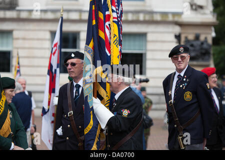 Birmingham, UK. 29th June, 2013. Preparing for the parade at Armed Forces Day celebrations in Birmingham. Credit:  Chris Gibson/Alamy Live News Stock Photo