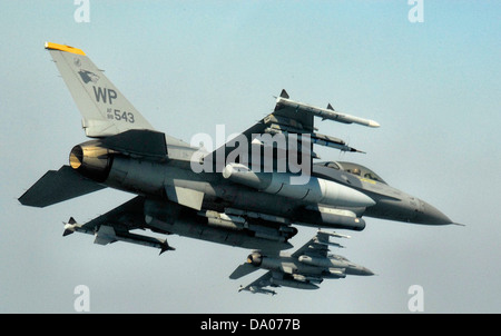 An 8th Operations Group F-16 Fighting Falcon prepares to take off from ...