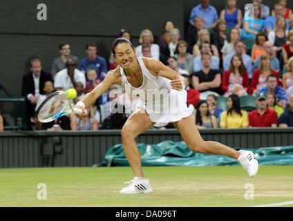 Wimbledon, London, UK. 29th June, 2013. Day Six of the The Wimbledon Tennis Championships 2013 held at The All England Lawn Tennis and Croquet Club, London, England, UK. Serena Williams ( USA) against Kimiko Date-Krumm ( JPN) Credit: Action Plus Sports/Alamy Live News Stock Photo
