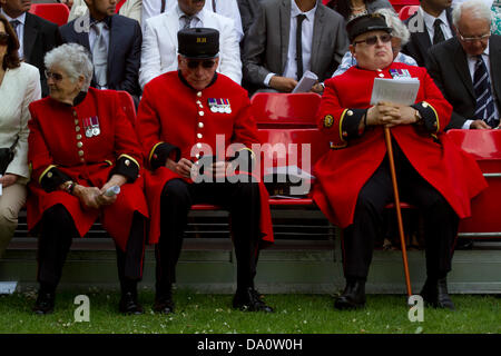 London UK. 30th June 2013. Chelsea Pensioners take part in a ceremony to mark  Armed Forces Day in Southwark with military parades and a ceremony of recognition to the British military service men and women Credit:  amer ghazzal/Alamy Live News Stock Photo