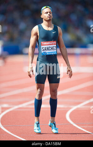 Birmingham, UK. 30th June 2013. Félix Sánchez of the Dominican Republic prepares himself to compete in the 400m men's hurdles at the 2013 Sainsbury's Birmingham Grand Prix IAAF Diamond League meeting. Sánchez is the reigning Olympic champion in this event. Credit:  Russell Hart/Alamy Live News. Stock Photo