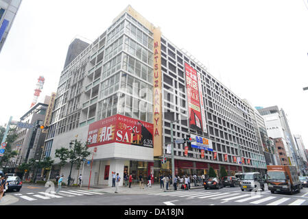 June 30th, 2013 : Tokyo, Japan - Matsuzakaya Ginza, the first department store since 1924 in Ginza, Chuo, Tokyo, Japan, had a closing sale for rebuilding on June 30, 2013. It was the very last day of the old building. (Photo by Koichiro Suzuki/AFLO) Stock Photo