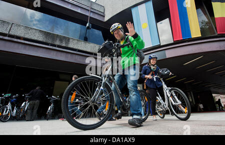 Karlovy Vary, Czech Republic. 30th June 2013. Hunderts of bycicles are rented daily at the 48th Karlovy Vary International Film Festival . (CTK Photo/Vit Simanek) Credit:  CTK/Alamy Live News Stock Photo