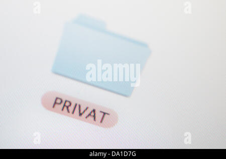 ILLUSTRATION - An illustartion dated 01 July 2013 shows a folder icon on a computer screen saying 'Private' (Privat) in Kaufbeuren, Germany. Photo: Karl-Josef Hildenbrand Stock Photo
