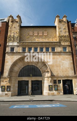 Whitechapel Art Gallery. Whitechapel High Street London E1. 2013, 2010s, UK HOMER SYKES Stock Photo