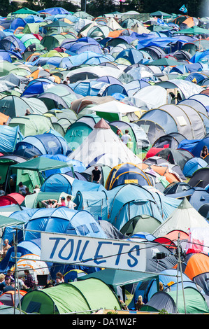 Tents,tents, tents. The view from the tower. The 2013 Glastonbury Festival, Worthy Farm, Glastonbury. 29 June 2013. Stock Photo